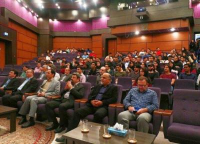 مراسم گرامیداشت هفته پژوهش در پردیس بین الملل کیش دانشگاه شریف برگزار گردید