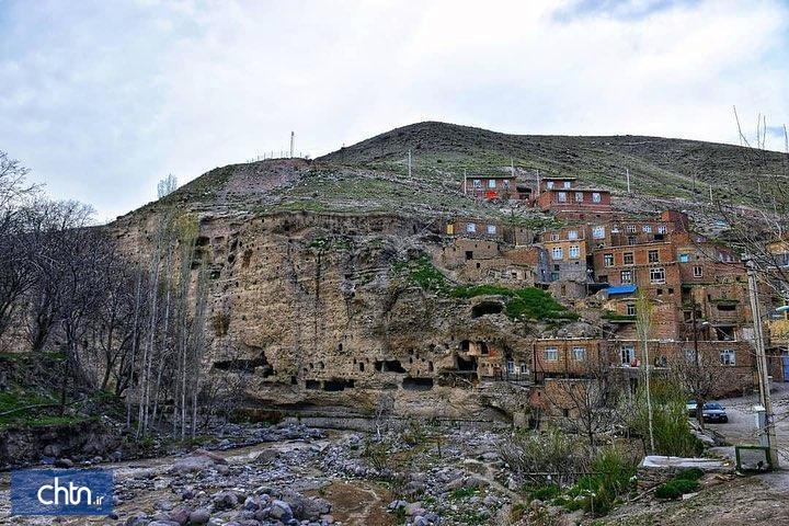 اجرای مراحل تکمیلی مرمت و سامان دهی روستای چراغیل آذرشهر