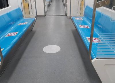 متروی تهران به منظور رعایت فاصله اجتماعی علامت گذاری شد