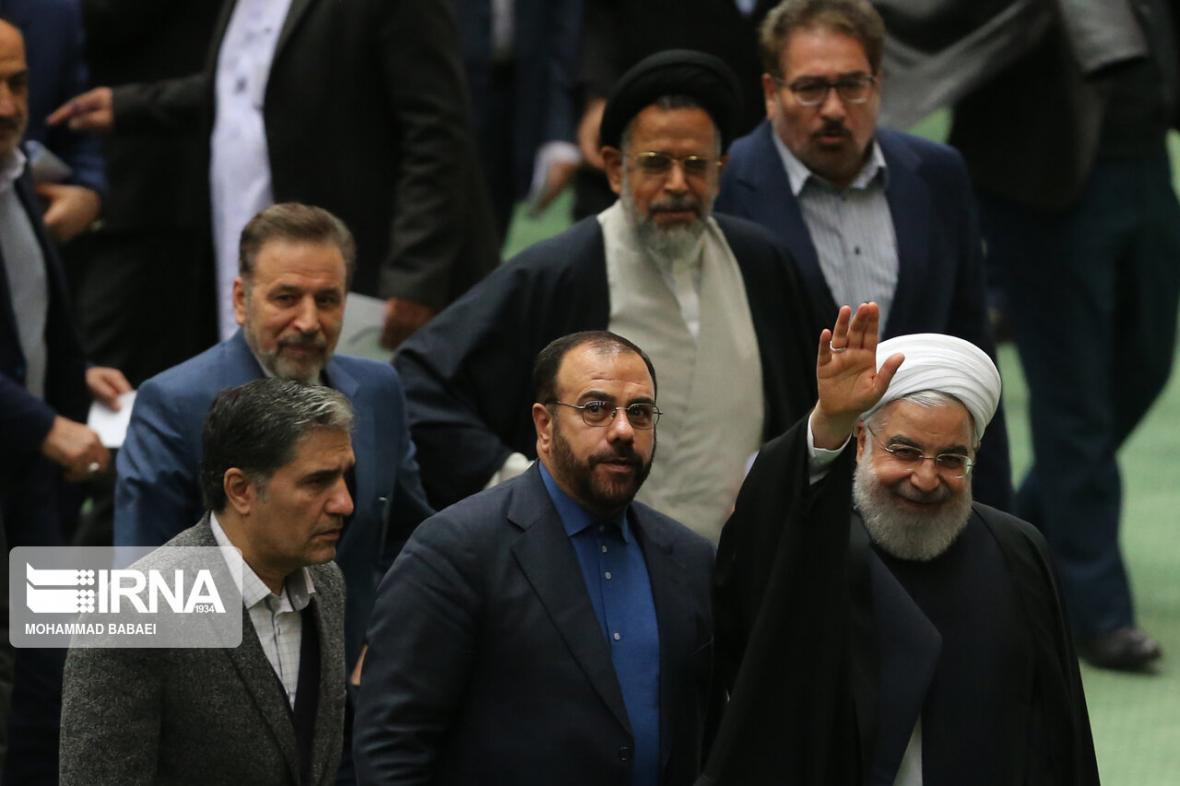 خبرنگاران 5 راهکار برای 6 چالش سال پایانی دولت روحانی