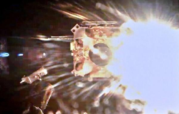 فضاپیمای چانگای 5 چین نمونههای جمعآوری شده را به مدار ماه فرستاد