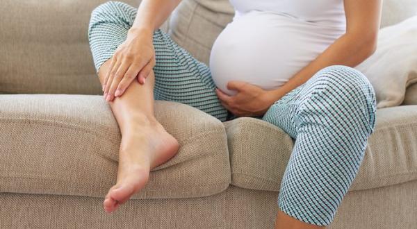 علت ورم پا در بارداری چیست و چگونه درمان می شود؟