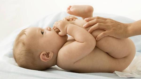 آشنایی با نحوه استفاده از پماد سوختگی پای نوزاد